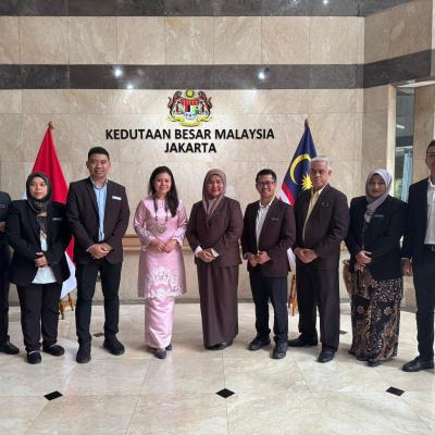LAWATAN PENANDA ARAS BAGI PENGURUSAN RISIKO BENCANA ALAM, PENGURUSAN SISTEM MAKLUMAT GEOGRAFI (GIS) DAN PENGURUSAN BANDAR PINTAR (SMART CITY) KE KOTA BANDUNG DAN KOTA JAKARTA